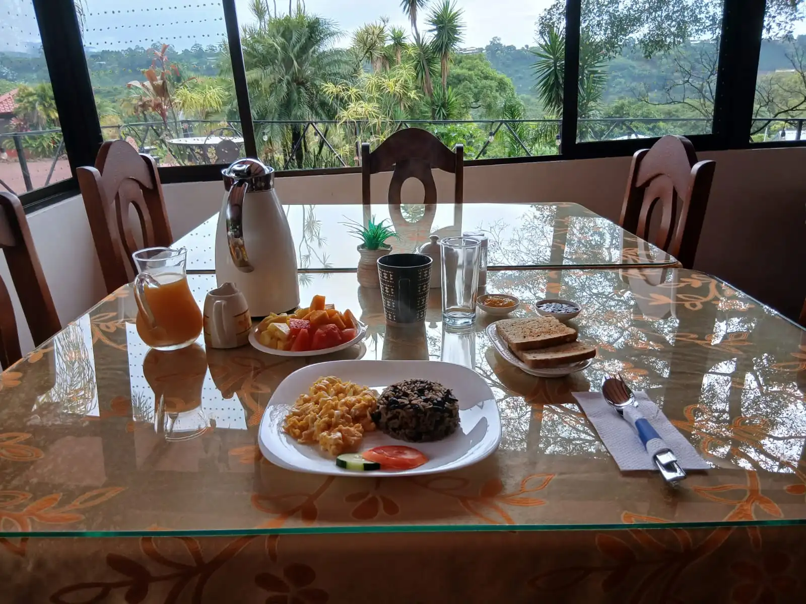 Full breakfast included at Mango Valley