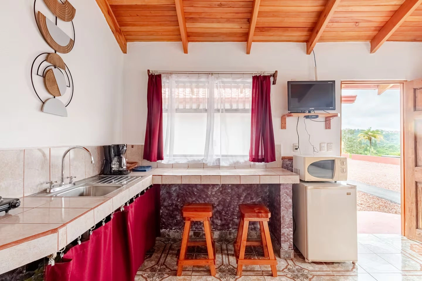 Mariposa Cottage kitchenette at Mango Valley